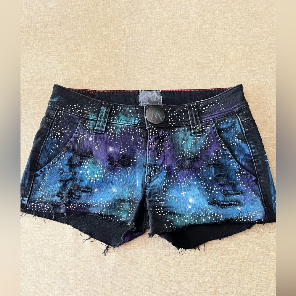 Marlow Denim Galaxy Print shorts; Size 29. SO COOL!!